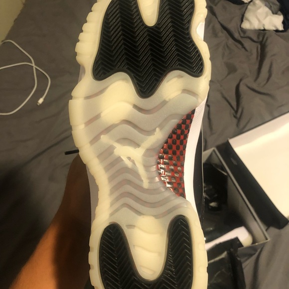 Jordan 11 low “72-10” - Picture 3 of 6